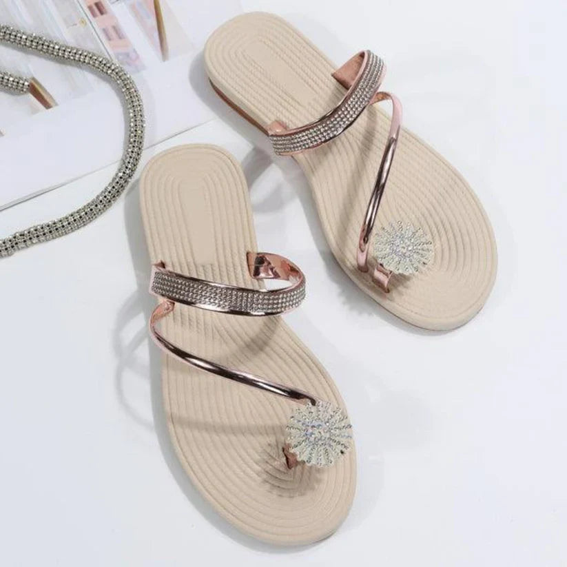 Aislee | sandalen mit einem muster aus schneeflocken