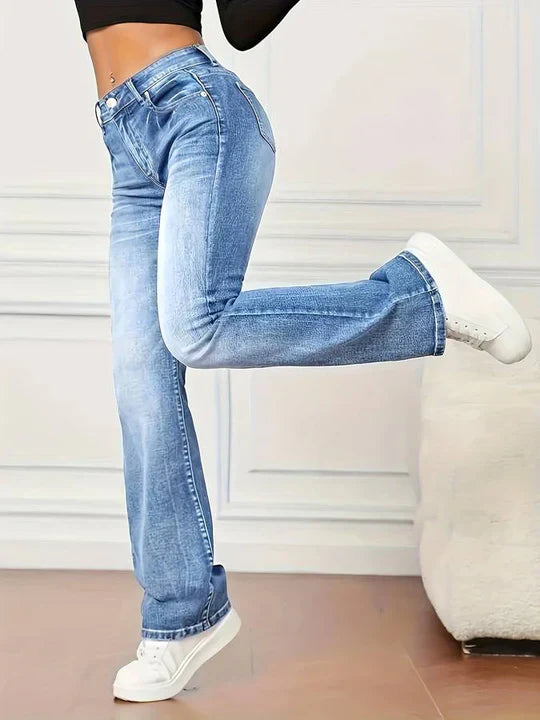 Ausgestellte jeans im vintage-look mit stretch