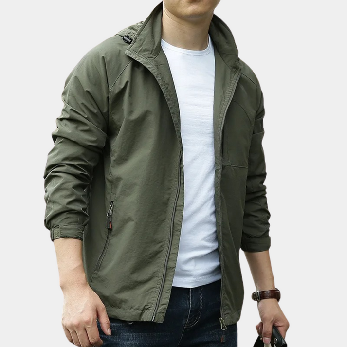 Leichte herren-outdoorjacke mit kapuze und sportlichem design